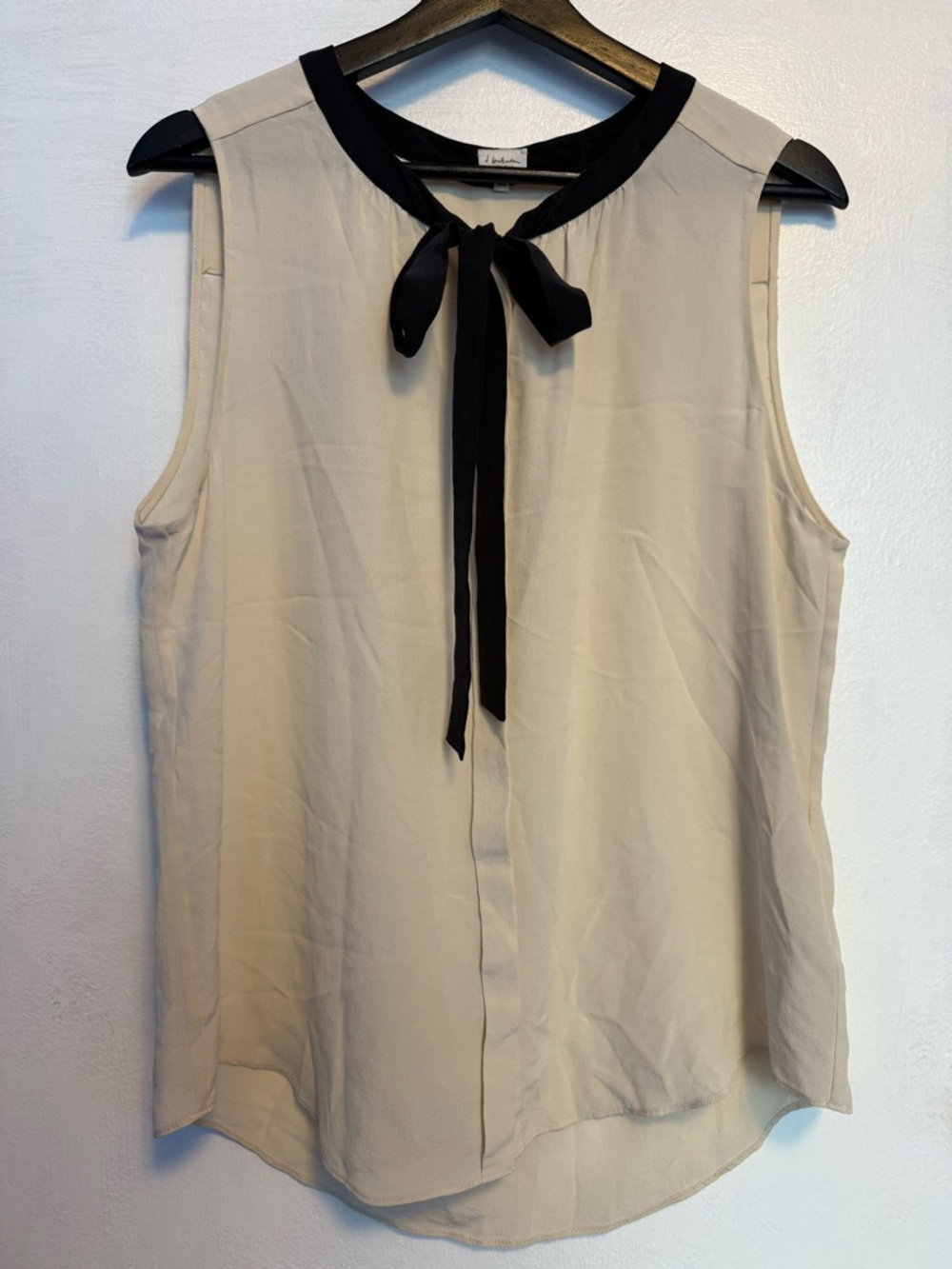 FINAL PRICE - Aritzia Babaton Silk Tie-Front Blouse